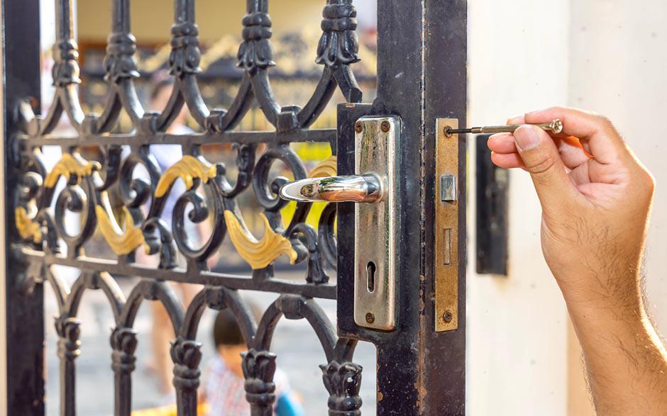 comment ouvrir une porte sans poignée Chambourcy